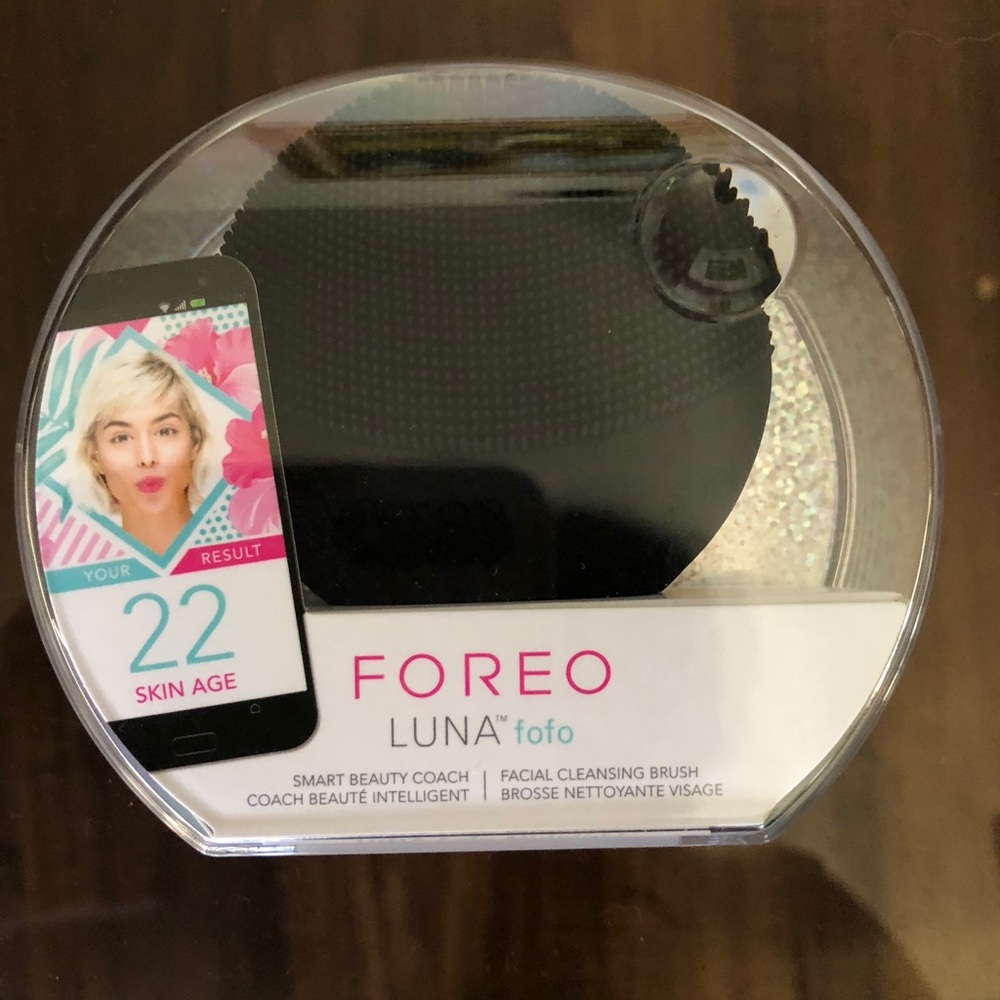 NEW!!! FOREO Cleansing Brush
